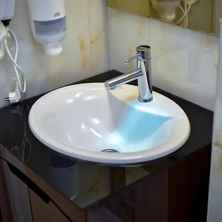 Adonis 204 아파트